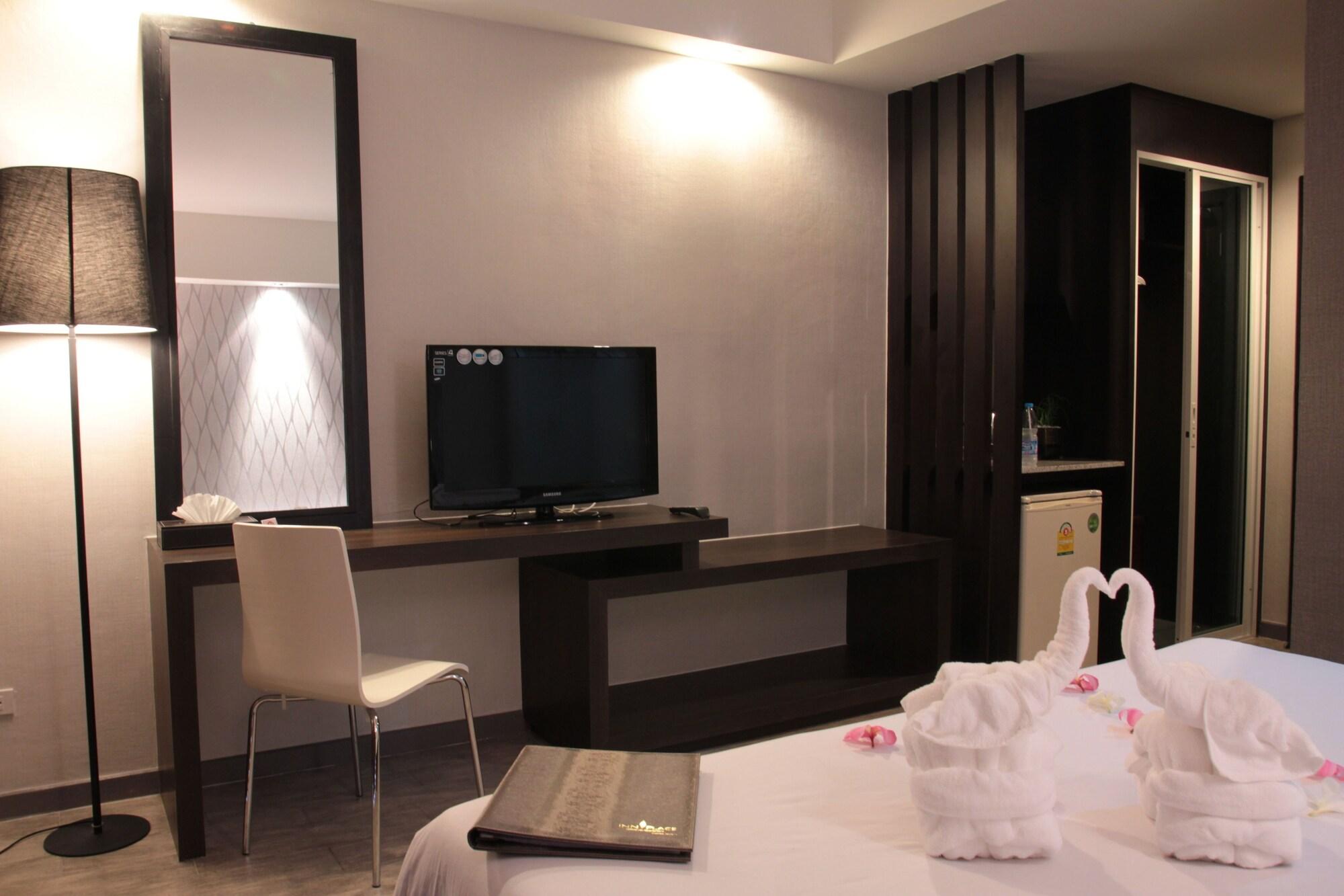 Inn Place Serviced Residence Патая Екстериор снимка