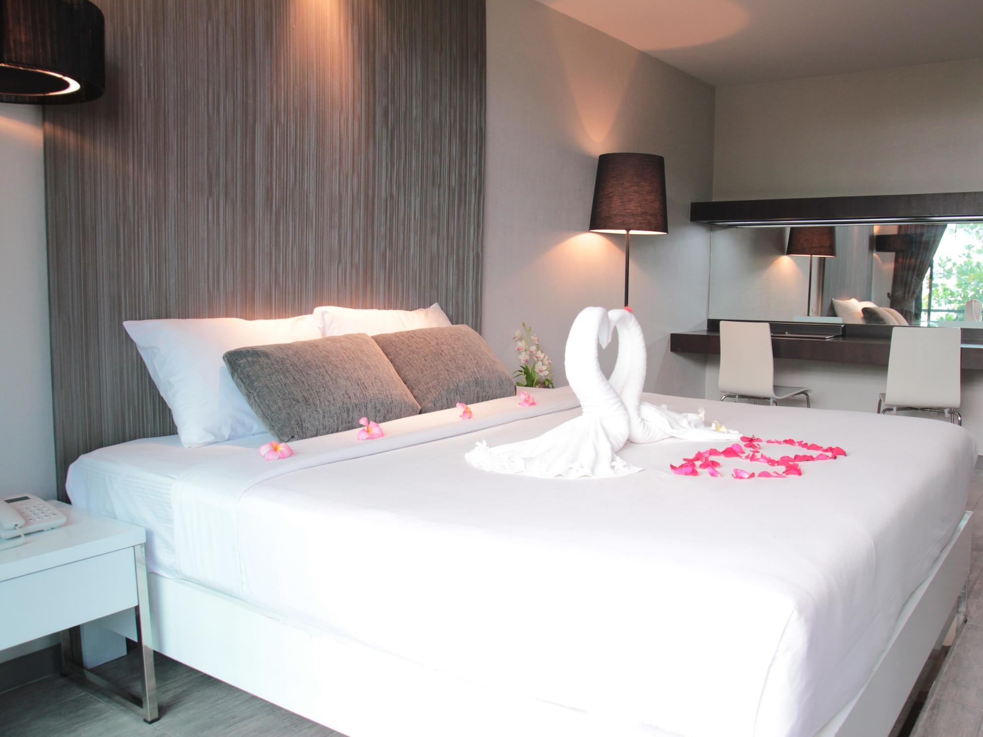 Inn Place Serviced Residence Патая Екстериор снимка