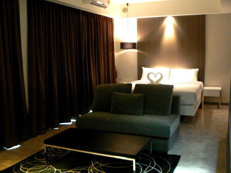 Inn Place Serviced Residence Патая Екстериор снимка