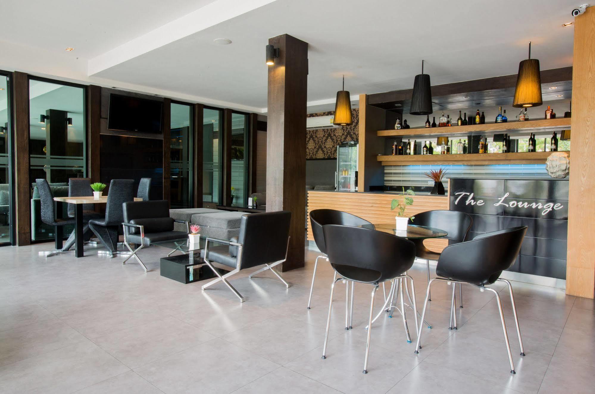 Inn Place Serviced Residence Патая Екстериор снимка
